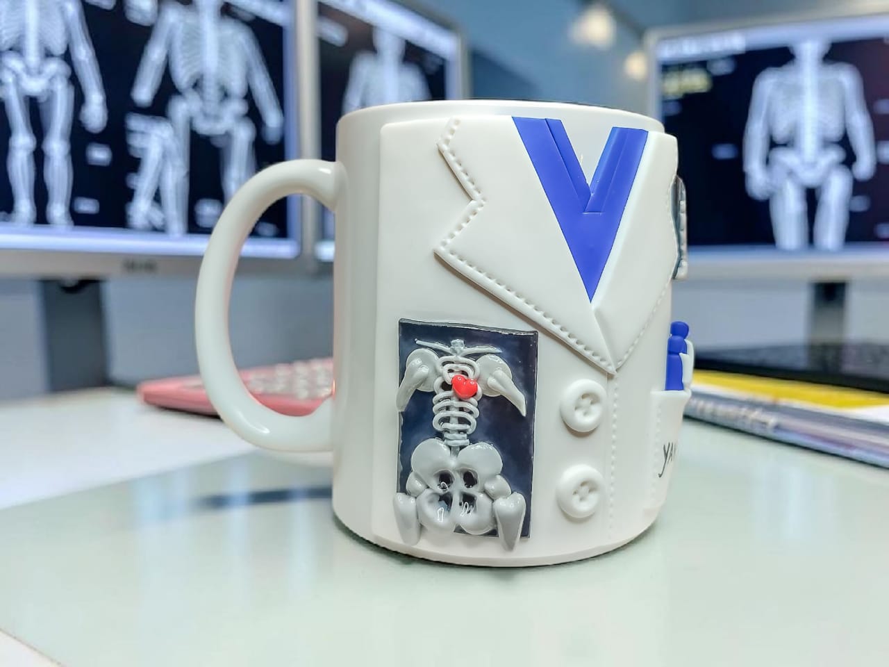Mug Personnalisé Traumatologue Orthopédiste – L'Élégance de l'Orthopédie au Quotidien